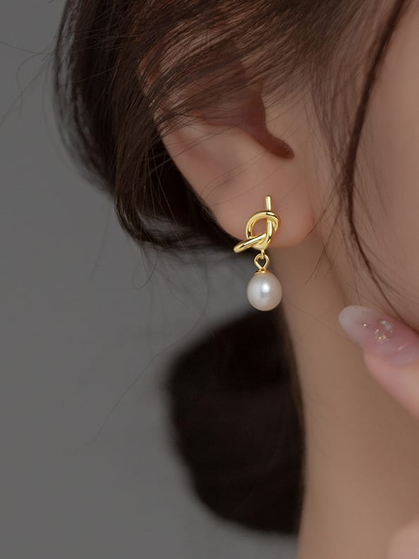 Pearl Drop Earrings