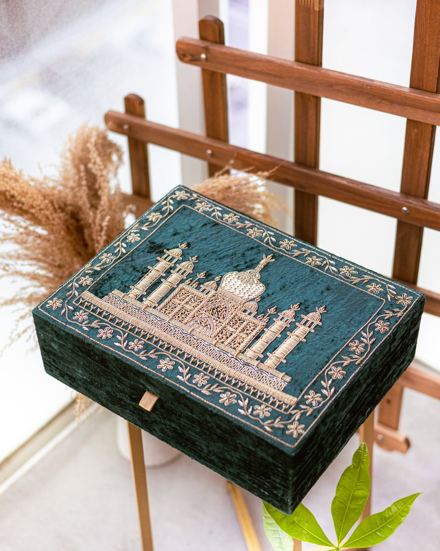 Regal Emerald Taj Mahal Jewelry Box