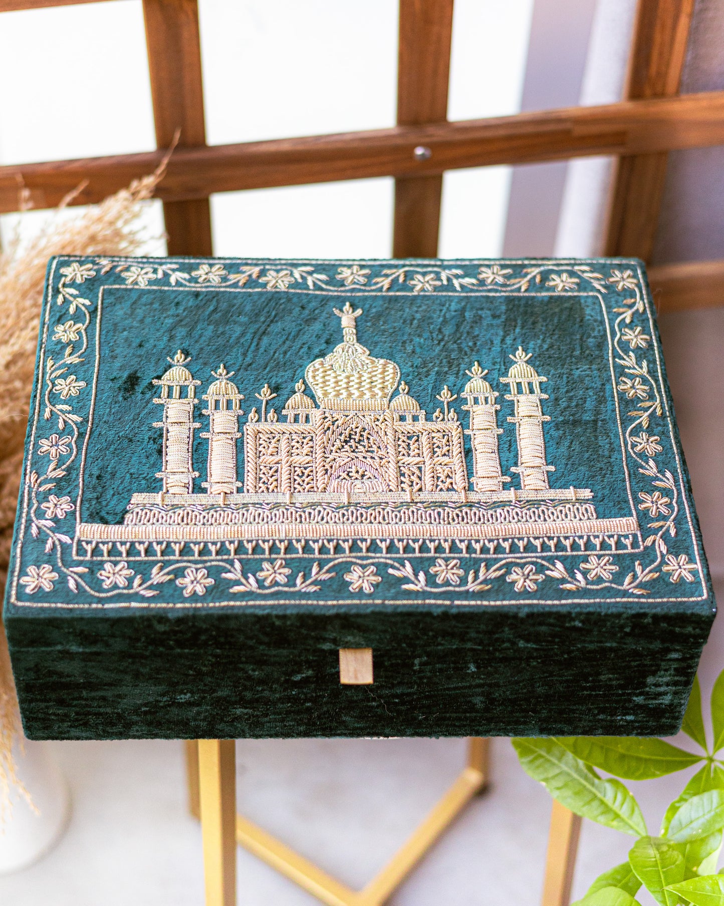 Regal Emerald Taj Mahal Jewelry Box