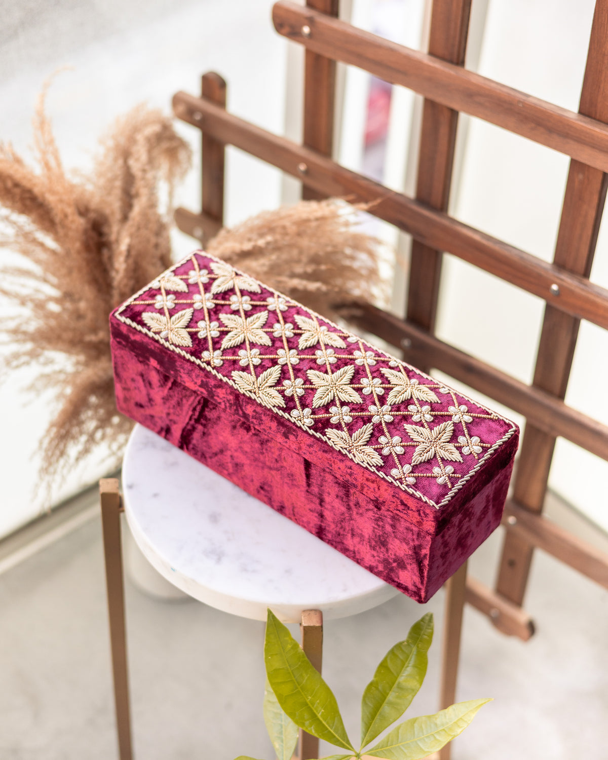Royal Crimson Velvet Bangle Box – Noor Zaara