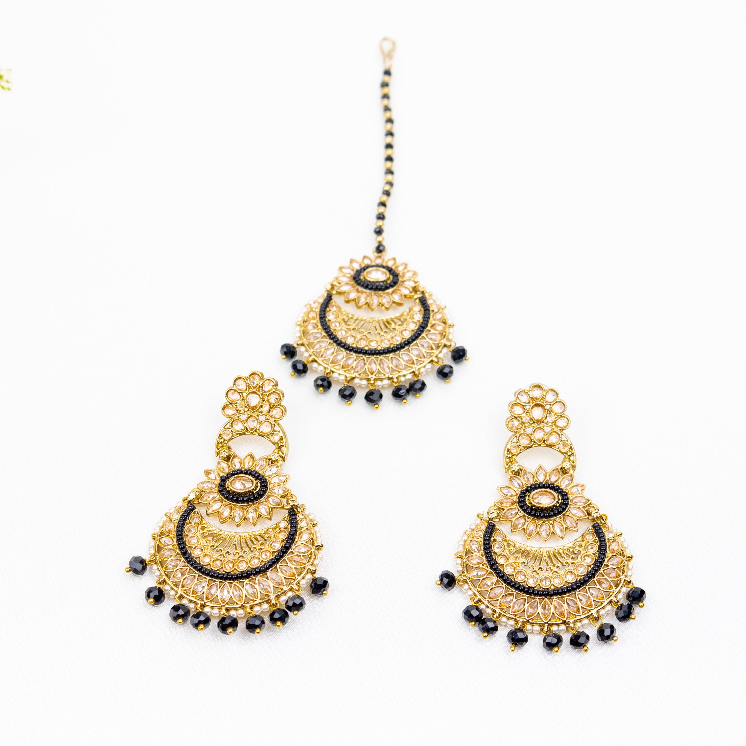 Khoobsurat Earrings Tikka Set – KaurzCrown.com