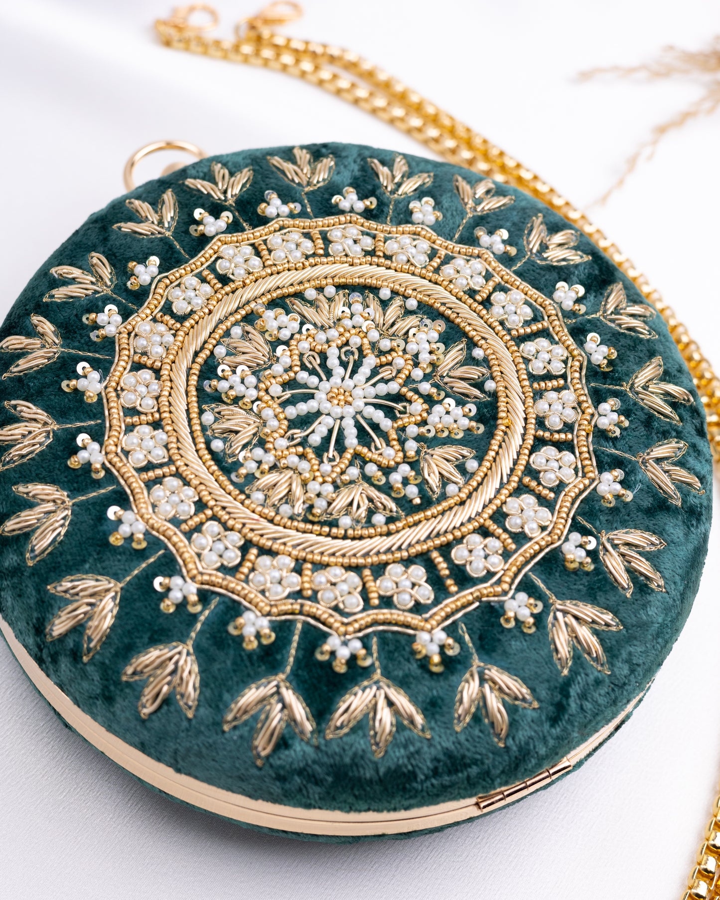 Emerald Elegance: Hand-Embroidered Velvet Green Clutch