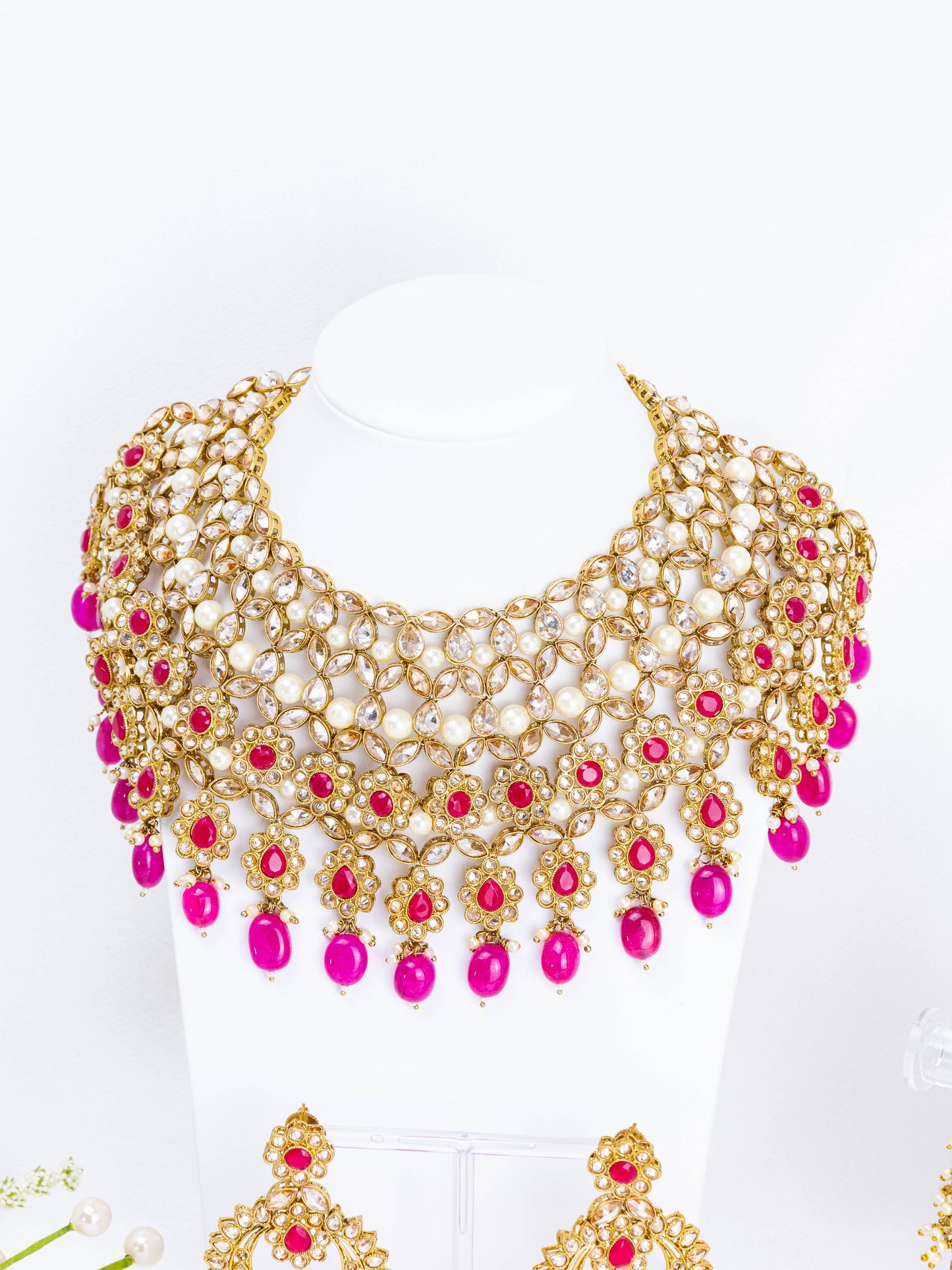 Inaayat Pearl Necklace Set