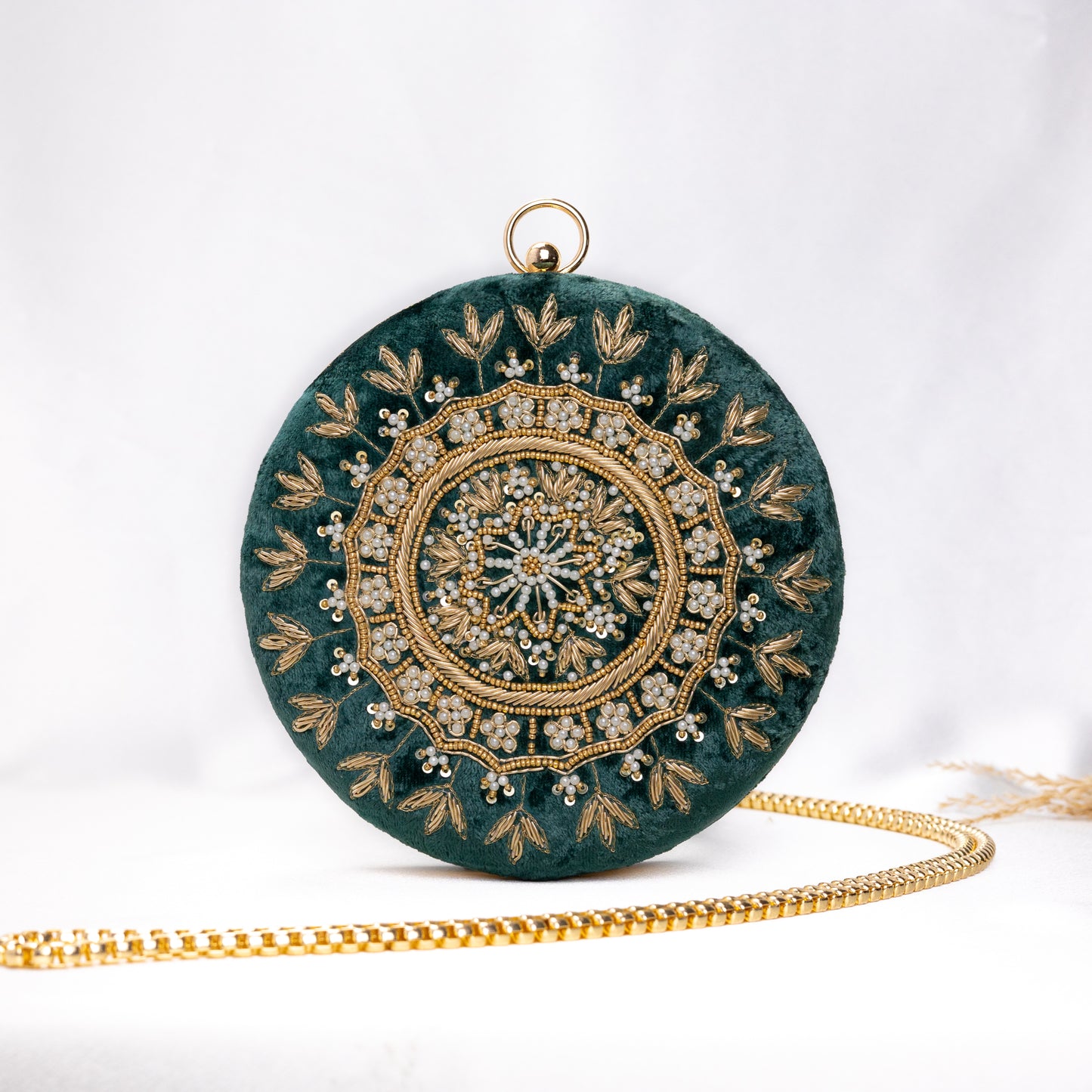 Emerald Elegance: Hand-Embroidered Velvet Green Clutch