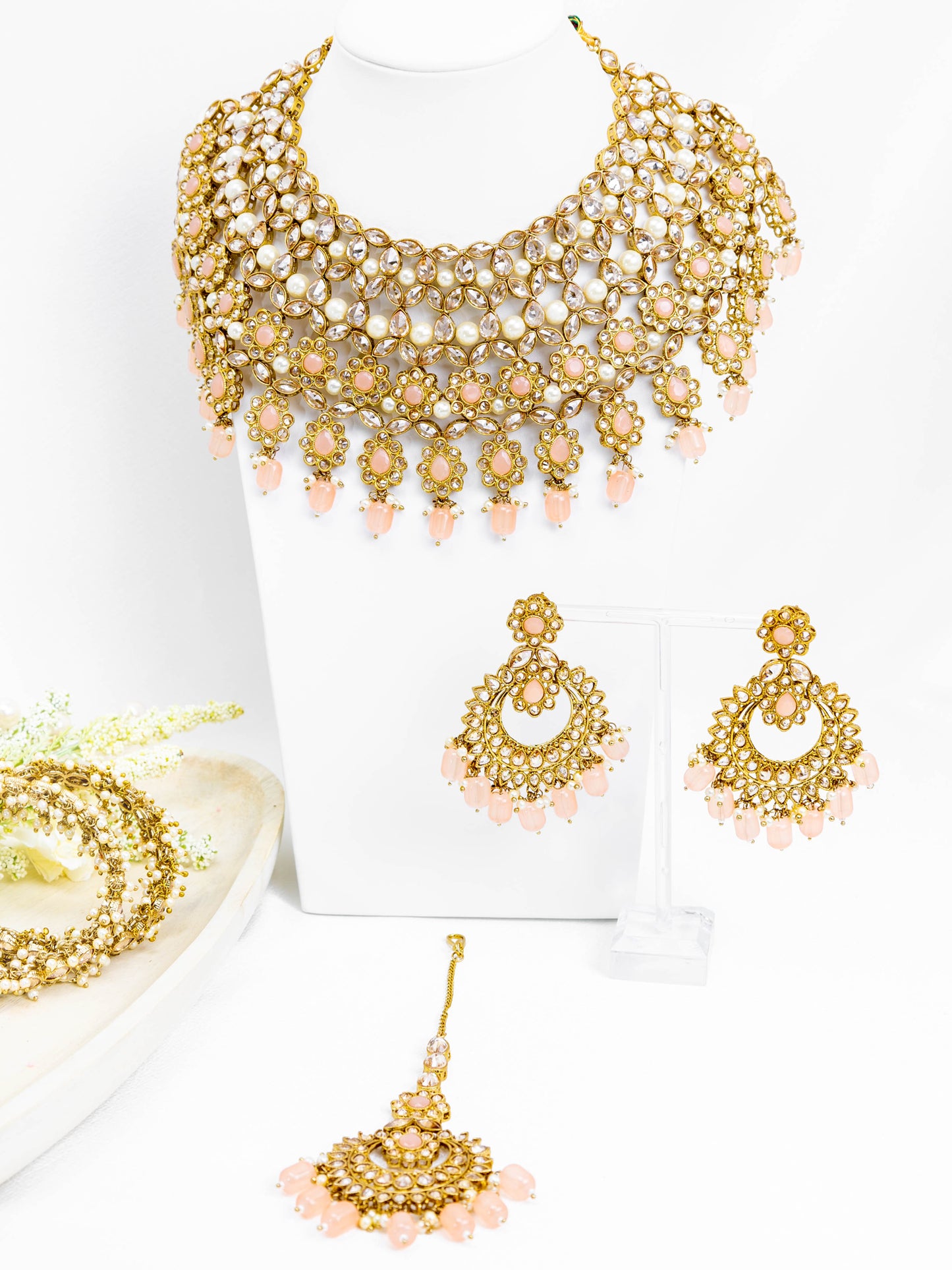 Amyra Pearl Necklace Set